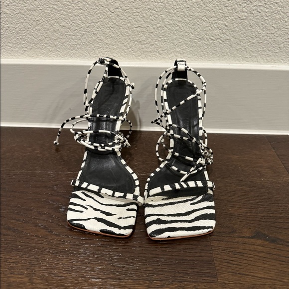 Inamorata heels - Picture 3 of 4